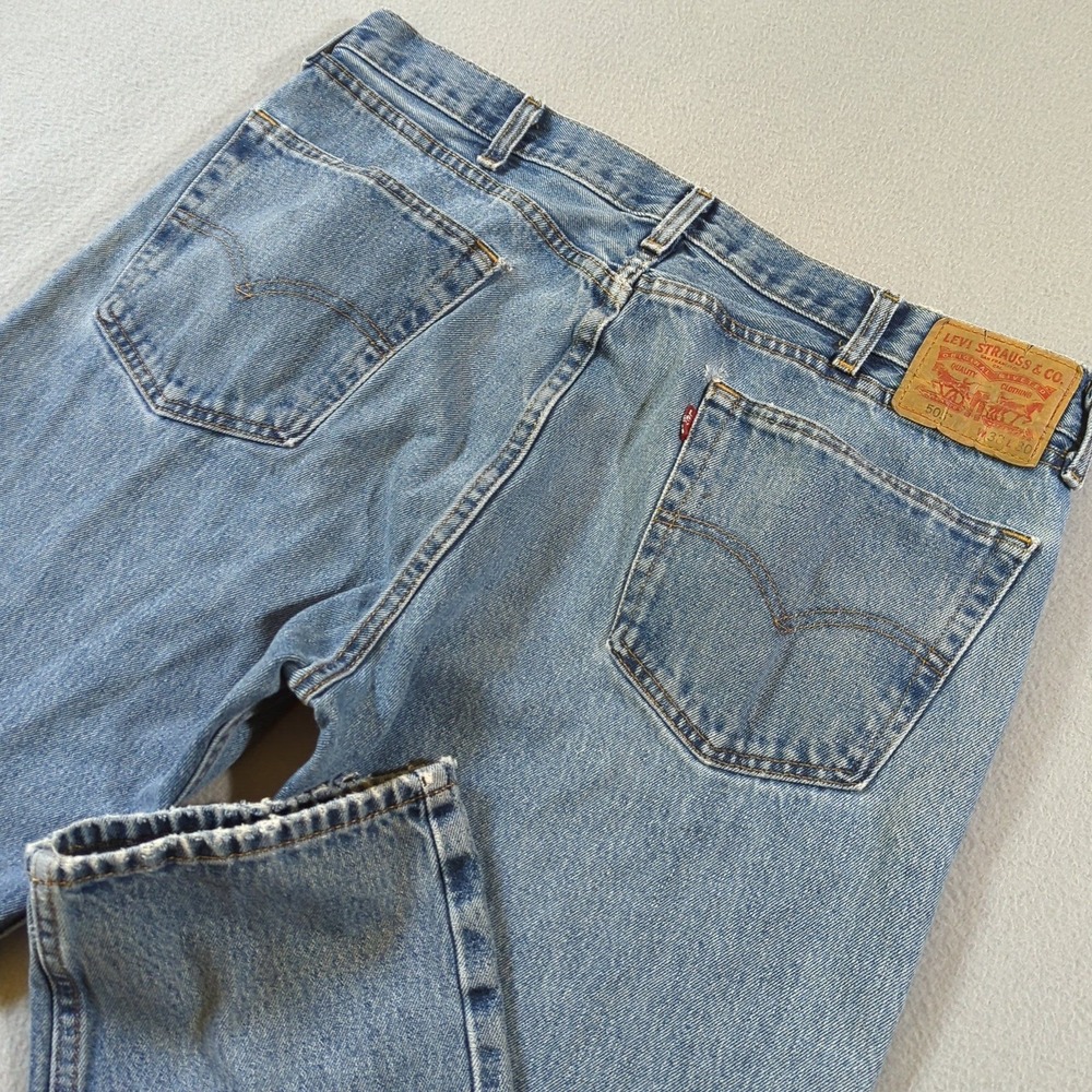 Levis 505 Regular Fit Straight Leg Light Wash Denim Jeans Mens 38x30